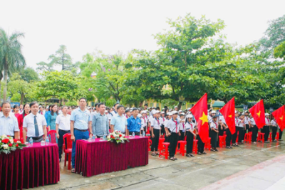 BẢN GIAO HƯỞNG MÙA PHƯỢNG ĐỎ ĐƯỢC CẤT LÊN TỪ TRƯỜNG THCS HẢI NAM